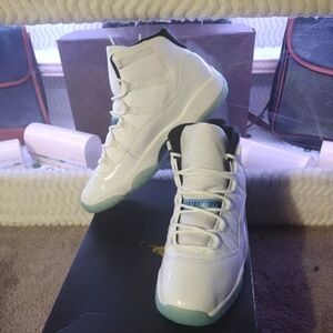 Nike 2014 air jordan Xl 11 retro BG blue size 7